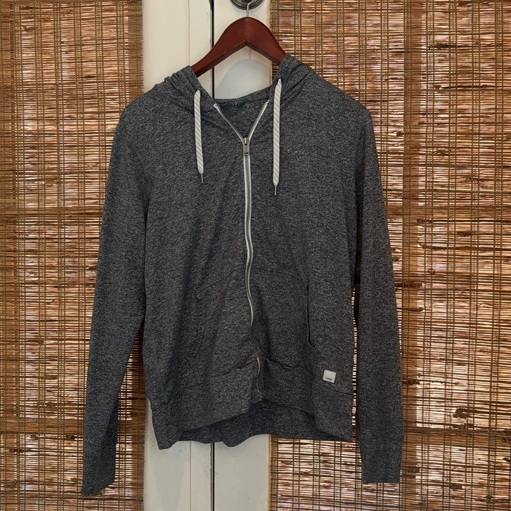 Vuori Halo Zip up hoodie. Like New condition.